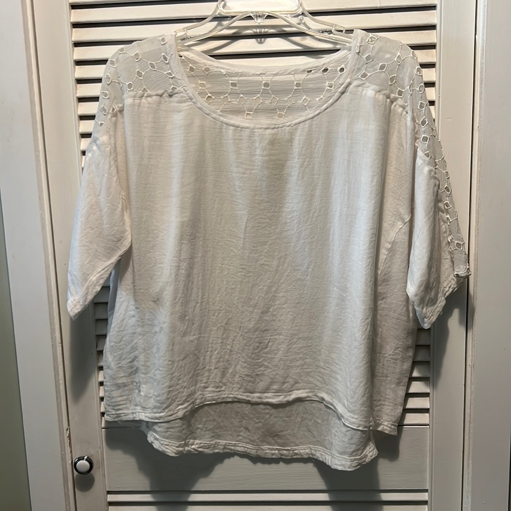 White cotton top.
